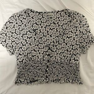 Cute Cropped Urban Outfitters V-Neck